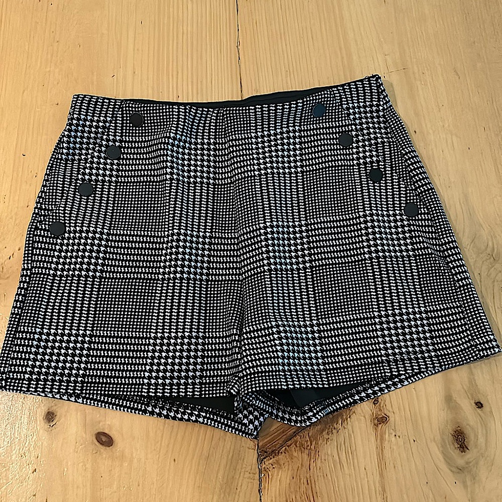 HOUNDSTOOTH BLACK SHORTS